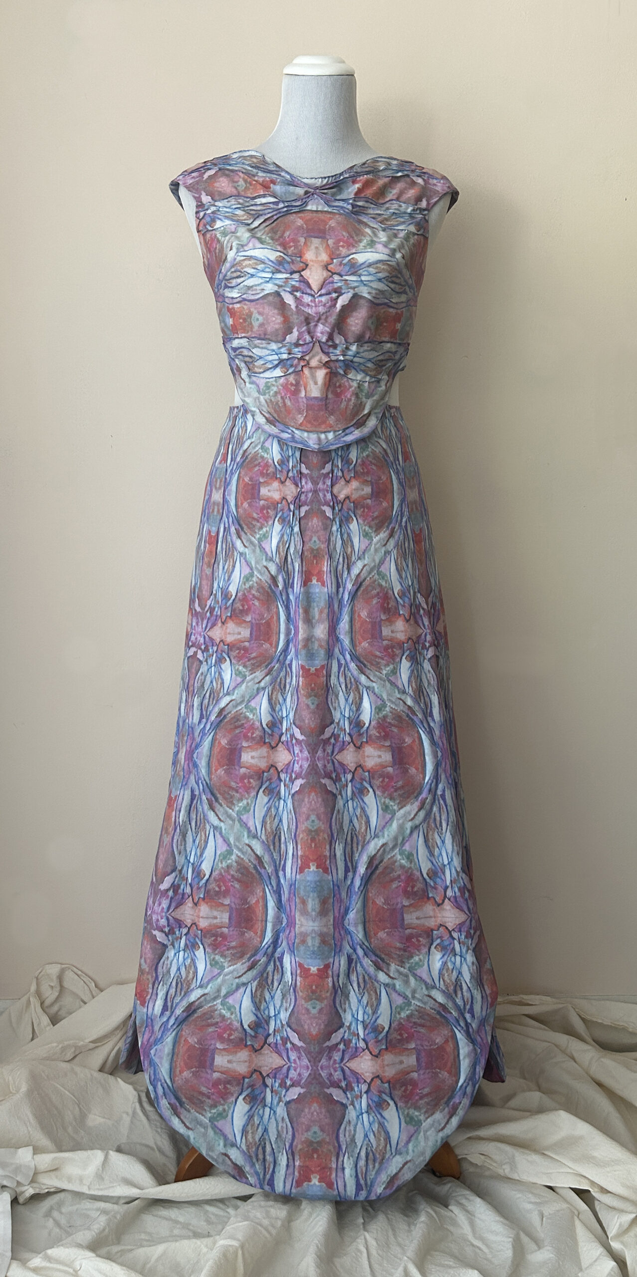 This image has an empty alt attribute; its file name is Secret-garden-dress-front-scaled.jpg